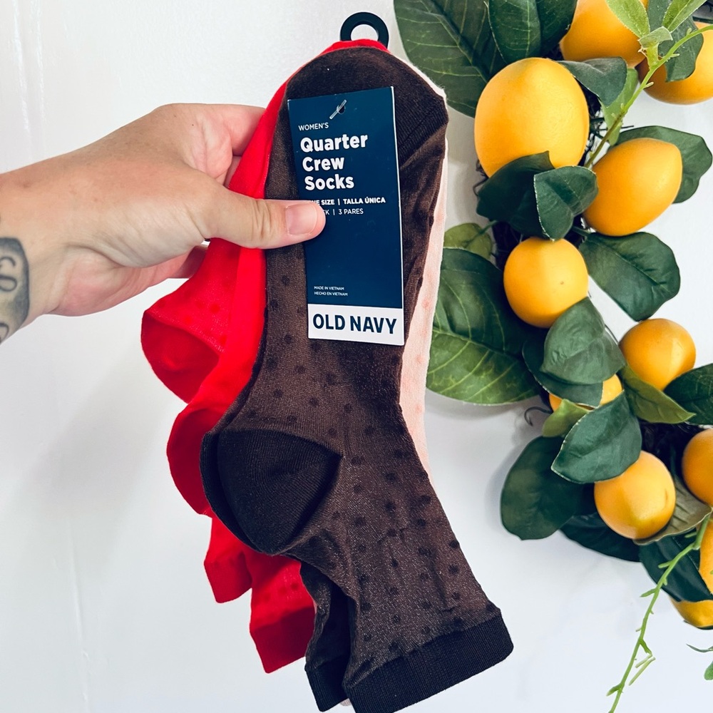 Old Navy sheer quarter crew socks